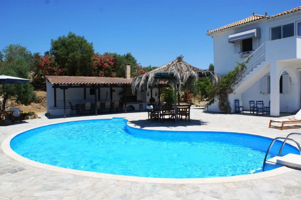 Nona's House — 4-Star Luxury Hotel in Alimos, Greece
