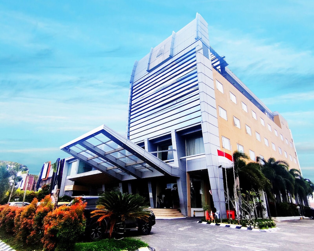 Royal Asnof Hotel — 4-Star Luxury Hotel in Pekanbaru, Indonesia