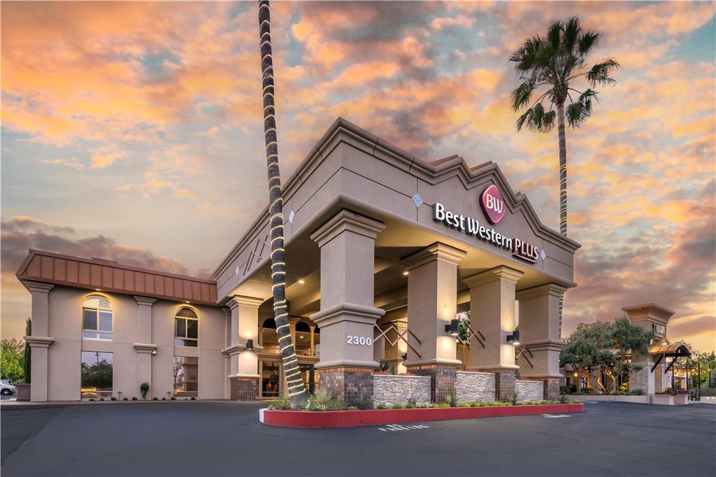 Best Western Plus Hilltop Inn — Redding