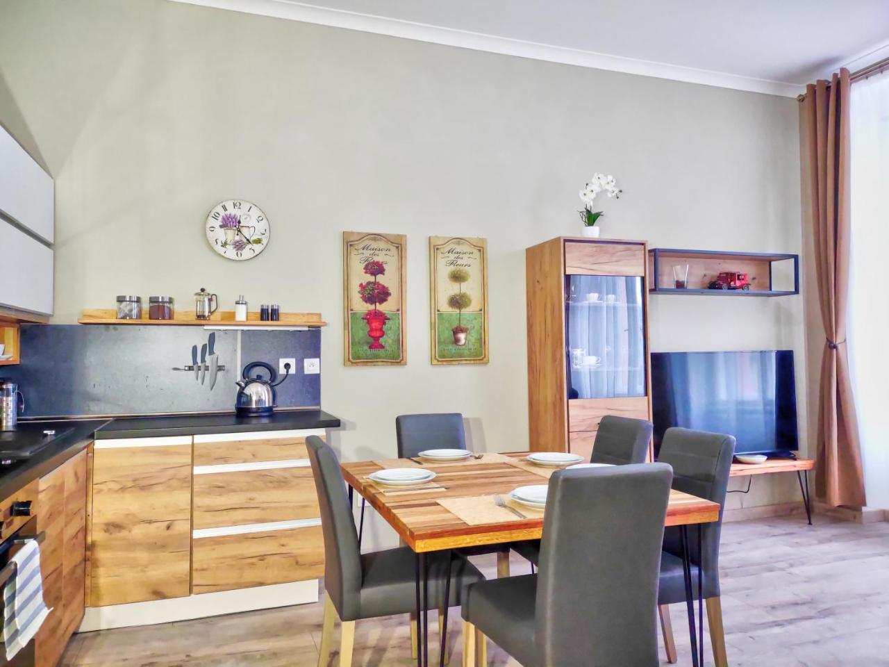 Karlsbad Family Apartment — 4-Star Luxury Hotel in Karlovy Vary, Czech Republic