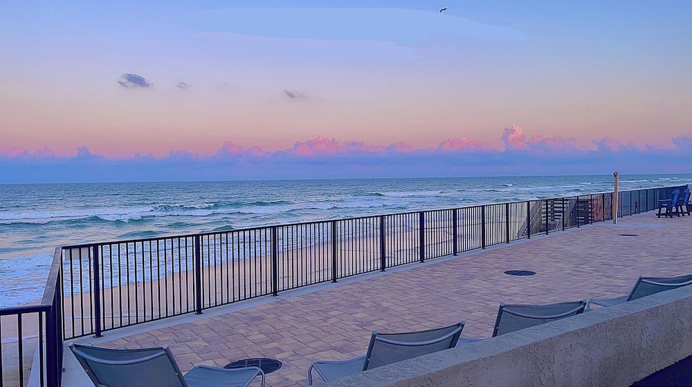 La Bella Oceanfront Inn - photo 11