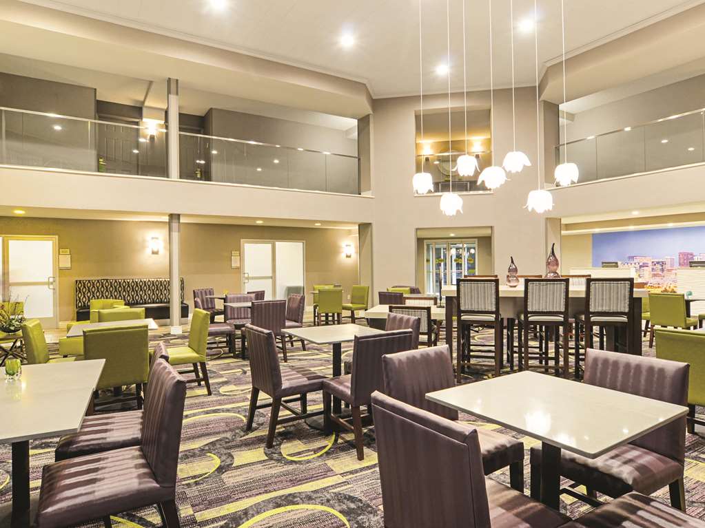 La Quinta Inn & Suites by Wyndham Denver Airport DIA - photo 47