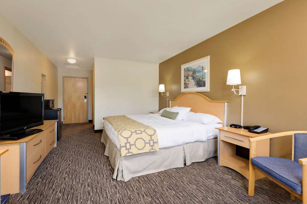 Baymont by Wyndham Lawrenceburg - photo 6