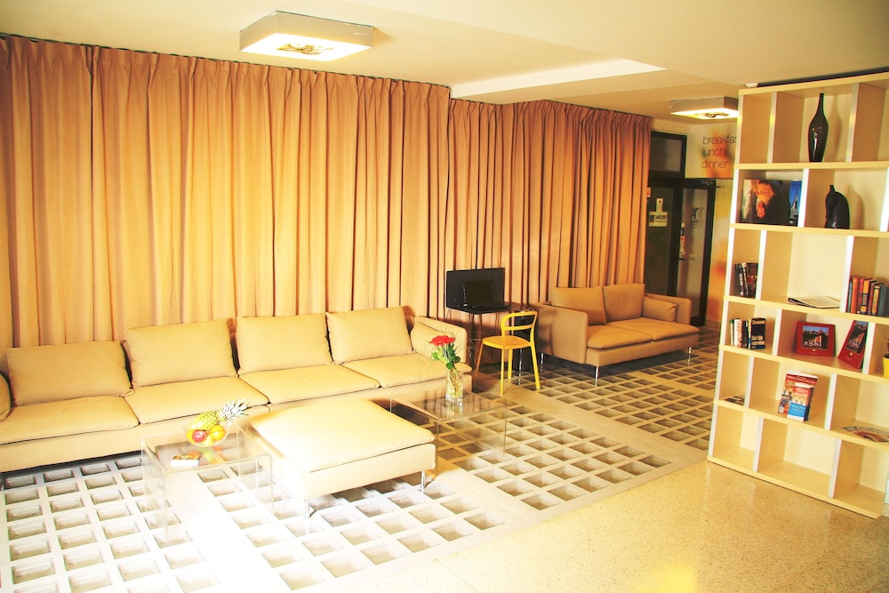 Akcent hotel - carbon neutral hotel in Prague