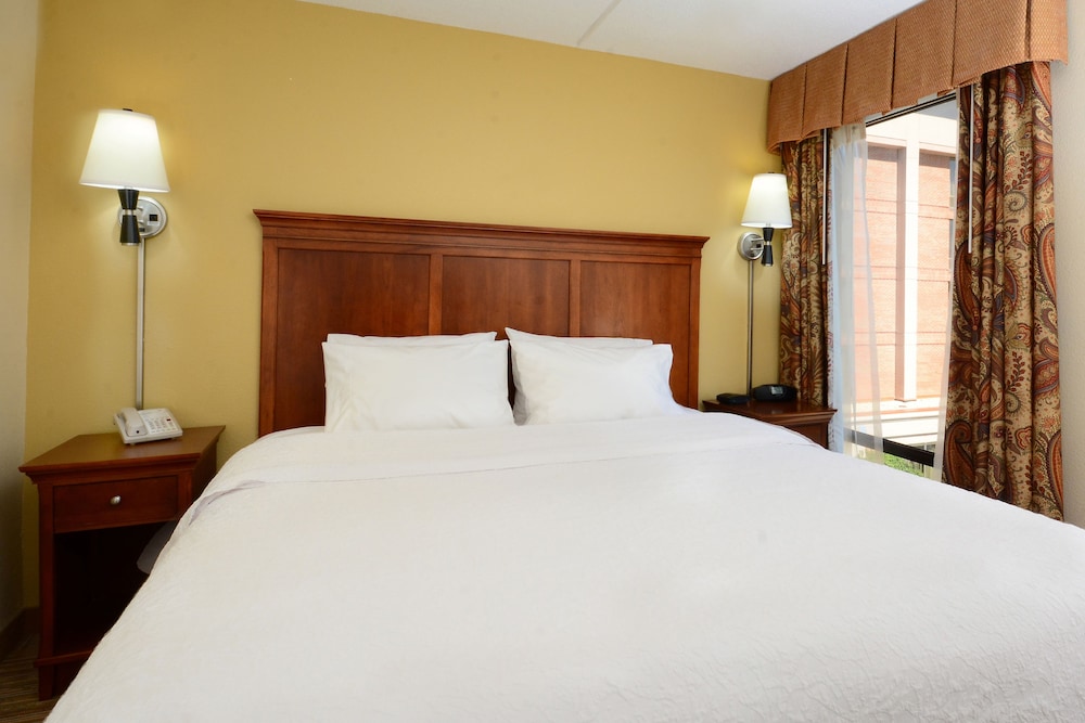Hampton Inn Raleigh Capital Blvd. North - photo 12