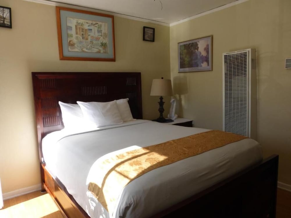 Rest Haven Motel - photo 16