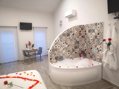 Eres Emérita Apartamentos & Suites — 4-Star Luxury Hotel in Merida, Spain