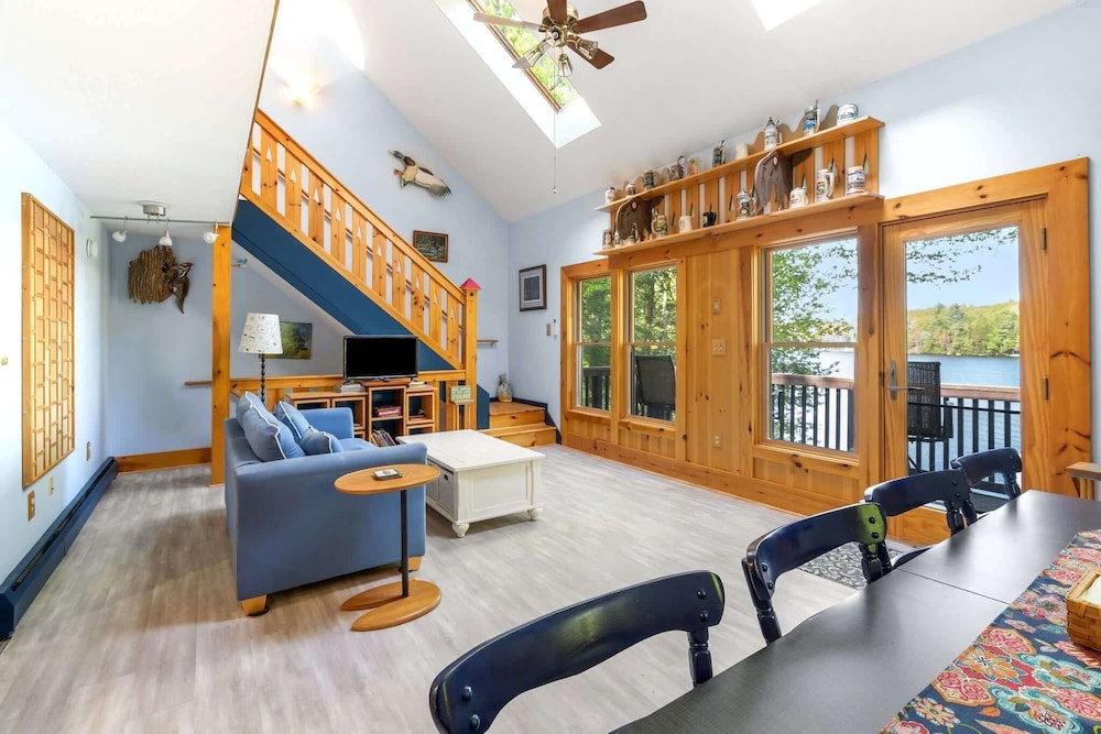 Waterfront w Kayak's Sup's and Ping Pong Table — hotel in Alfred