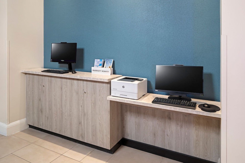 Courtyard by Marriott Marina del Rey - photo 26