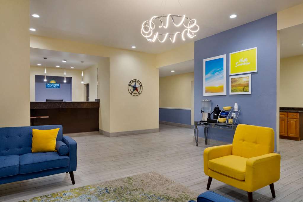 Days Inn & Suites by Wyndham Euless DFW Airport South - photo 4