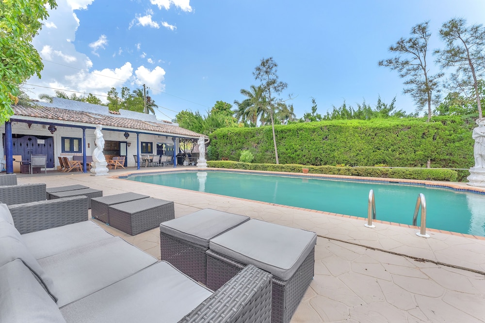 Young Mansion - photo 147