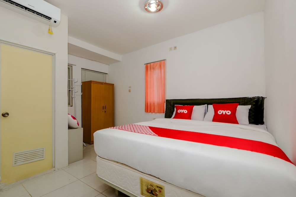 OYO 2499 Penginapan Ratu Emas in Mataram, Indonesia