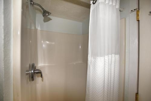 0407 Waters Edge Resort 1 Bedroom Condo by RedAwning - photo 25