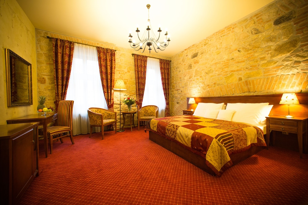 Hotel Rous — 4-Star Luxury Hotel in Pilsen, Czech Republic