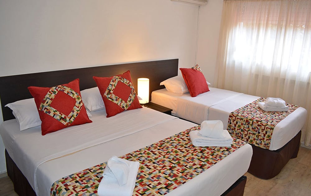 Hotel Express — hotel in Maldonado