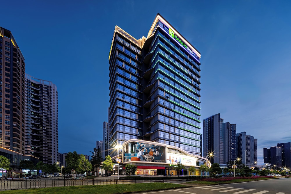 Holiday Inn Express Jiangmen East Station by IHG in Jiangmen, People's Republic of China