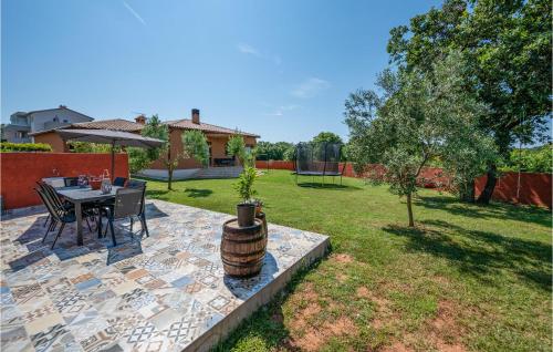 3 Bedroom Awesome Home In Liznjan — 4-Star Luxury Hotel in Liznjan, Croatia