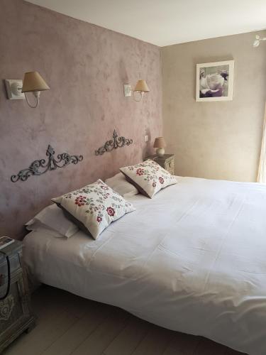 Le Crillon — hotel in Murs-Erigne