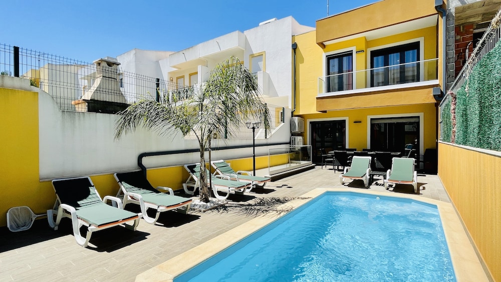 Alice Cip in Albufeira, Portugal