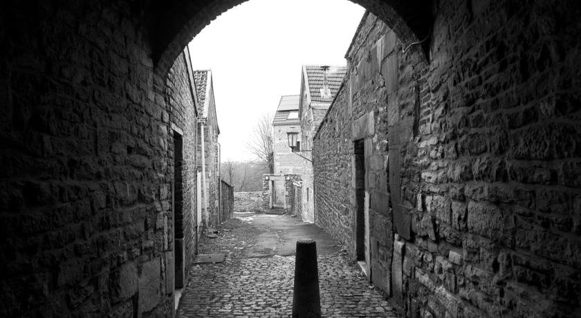 B&B Ad Astra — 4-Star Luxury Hotel in Limbourg, Belgium