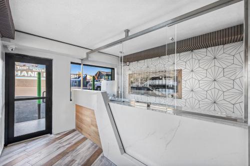 Hotel Opus Bronx - photo 23