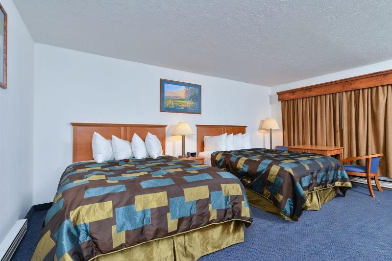 Corn Palace Inn - photo 12