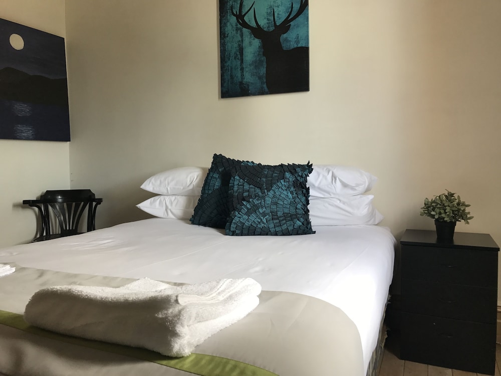 Caledonia Hotel — Aberdare — photo 4