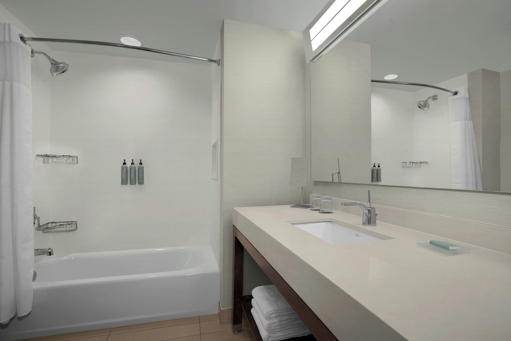 Courtyard by Marriott Atlanta Kennesaw - photo 17