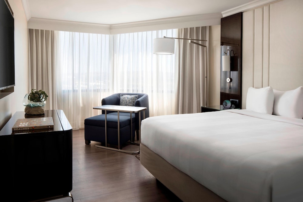 Irvine Marriott - photo 13