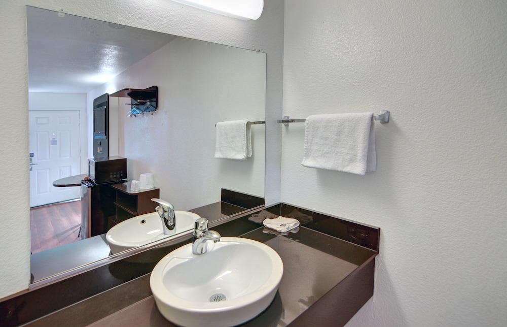Motel 6 Denton Tx Unt - photo 33