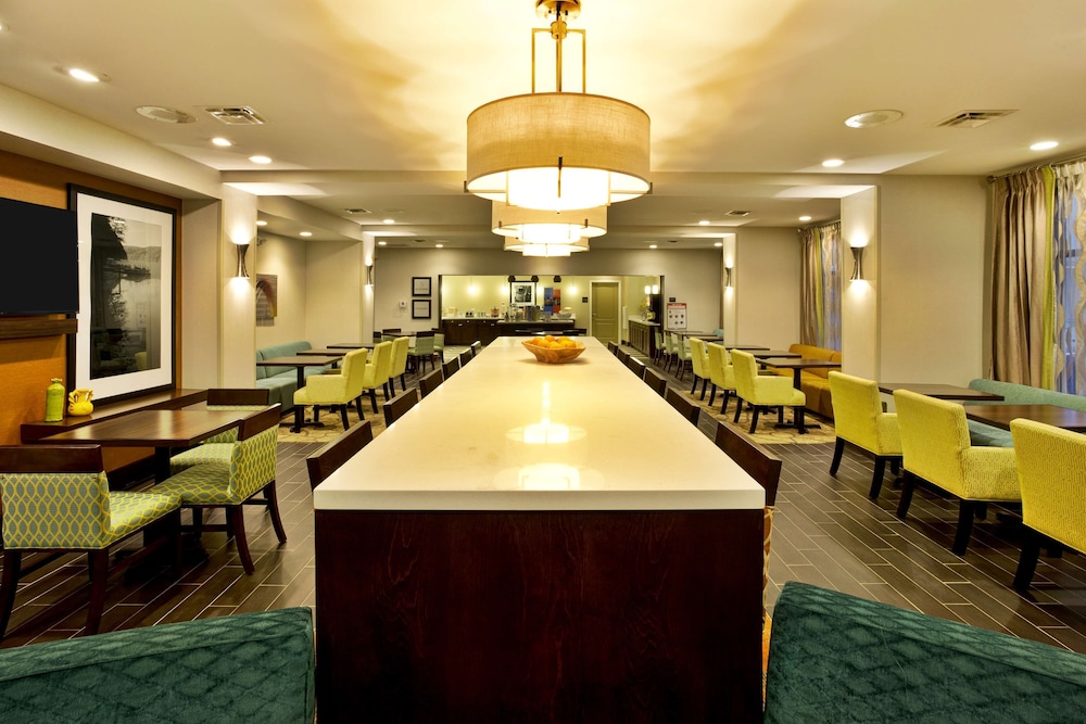 Hampton Inn Niagara Falls Blvd - photo 40