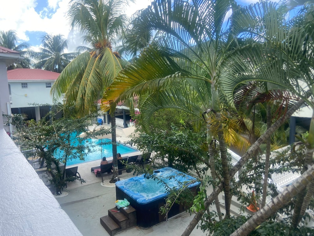 Bay Heights Escape Courtyard Studios in Gros Islet, Saint Lucia