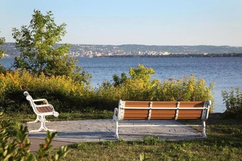 Barker's Island Inn Resort - photo 37
