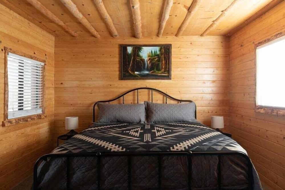 OAK Knoll Studio With Jacuzzi Unit 15 #2412 — Big Bear Lake — photo 4