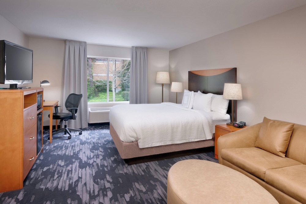 Fairfield Inn & Suites by Marriott Seattle Bellevue Redmond - photo 5