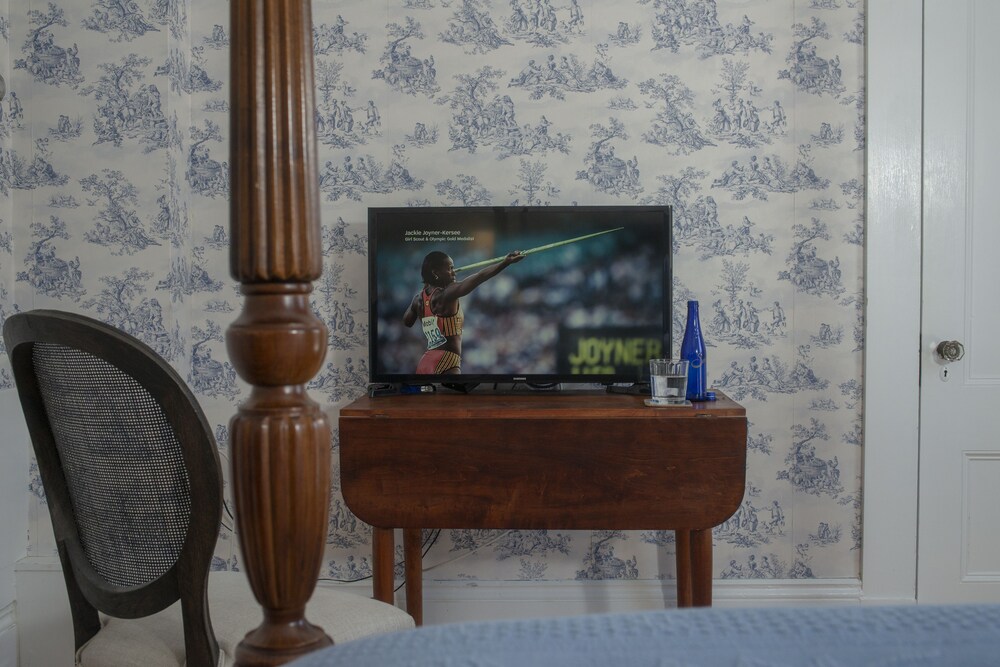 Liberty Hill Inn - photo 16