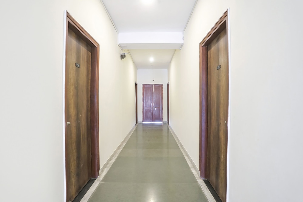 Fabhotel The Avasa — Noida — photo 3