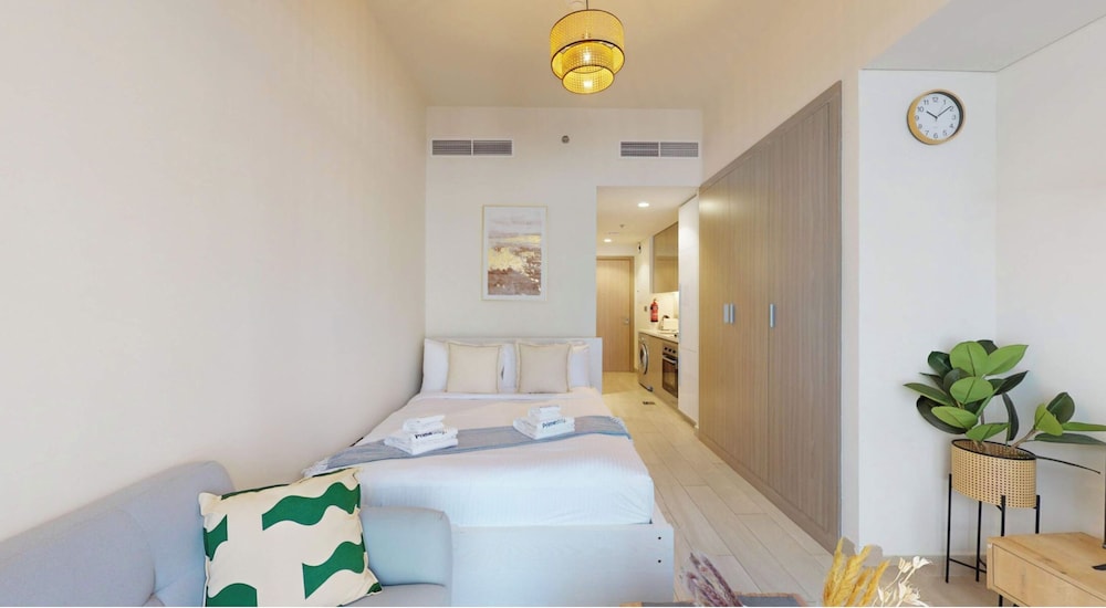 PVH Cozy Studio in Azizi Riviera — 4-Star Luxury Hotel in Dubai, United Arab Emirates