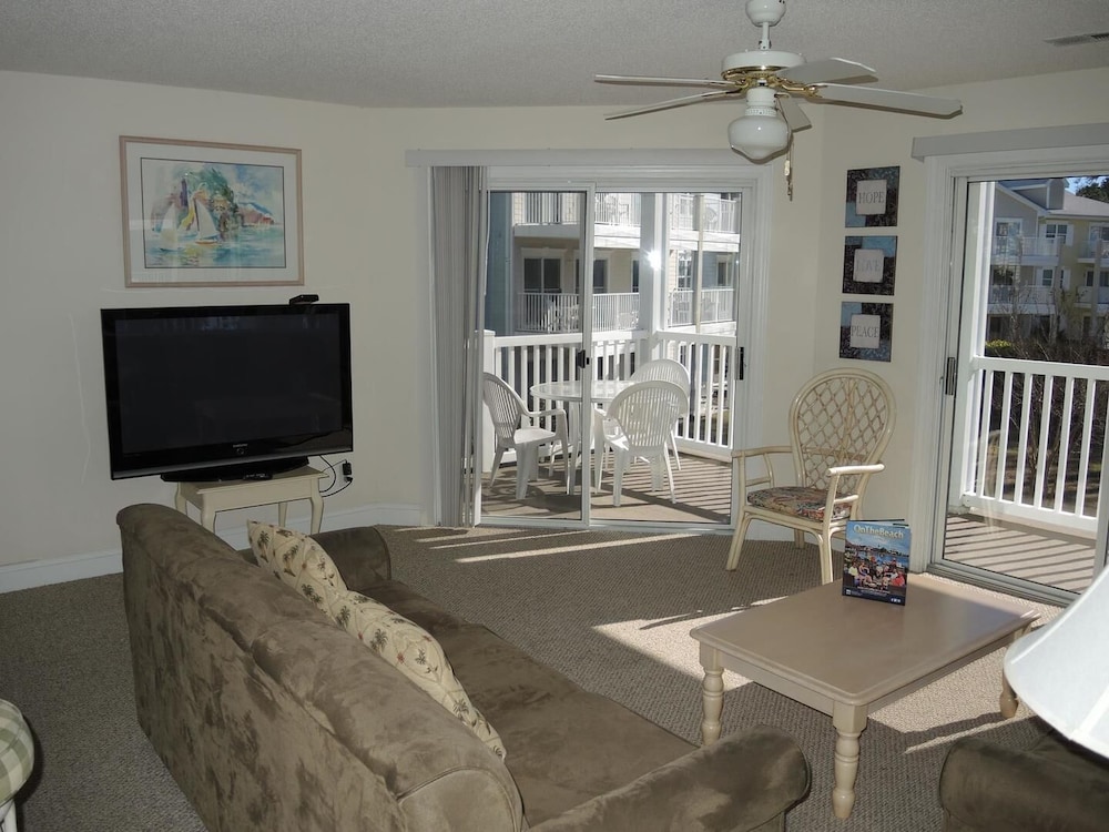 Family Friendly Condo 1504M with Resort Golf Course Onsite by RedAwning - photo 9