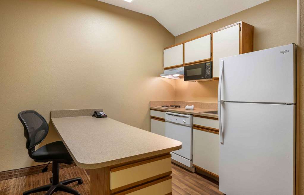 Extended Stay America Suites Indianapolis West 86th St - photo 33