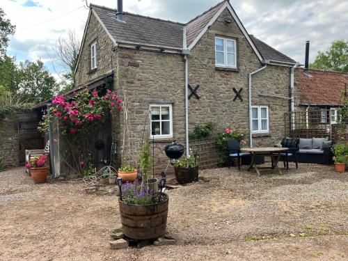 The Bothy at Oak Farm — 4-Star Luxury Hotel in Usk, United Kingdom