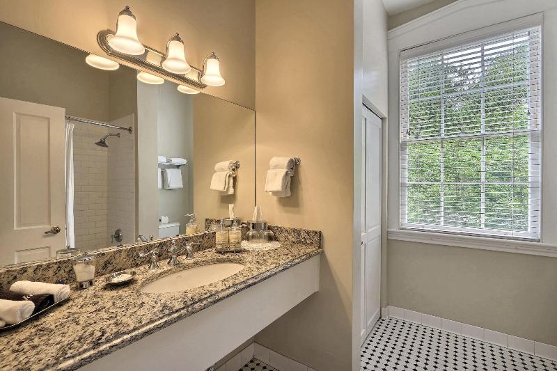 The Presidents Quarters Inn - photo 75