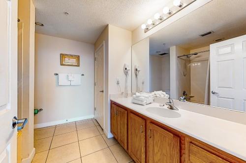 Sterling Reef Hotel - photo 13