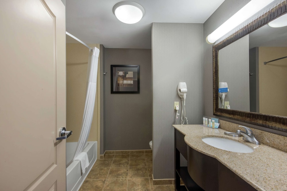 Hampton Inn Meadville - photo 37