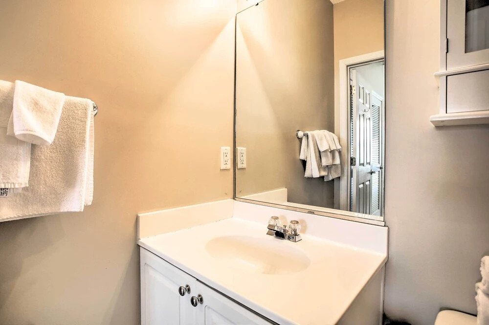 Barefoot Resort Condo with Pool Tennis Court Access - photo 6