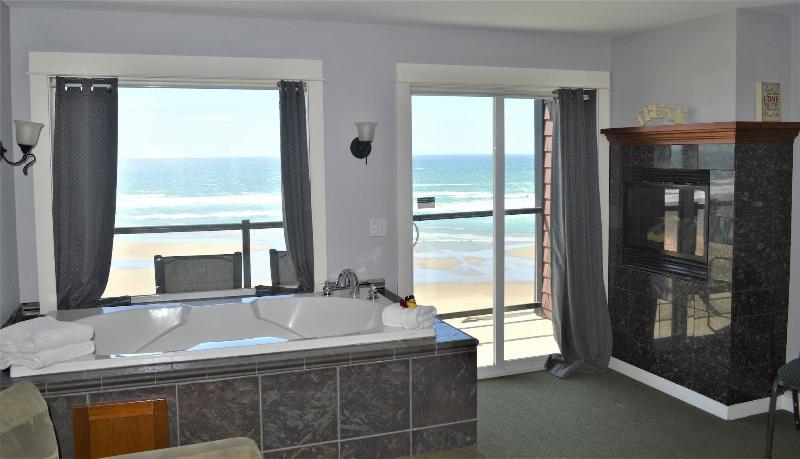 Starfish Manor Oceanfront Hotel - photo 42