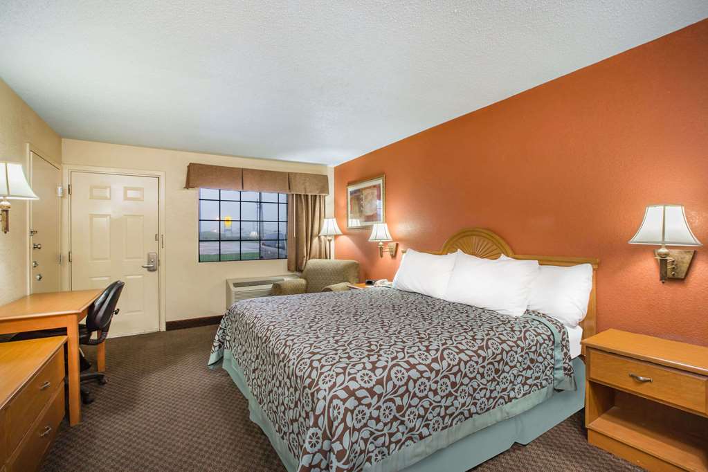 Days Inn by Wyndham Tallulah - photo 12