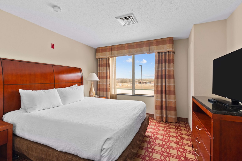 Hilton Garden Inn Starkville - photo 36