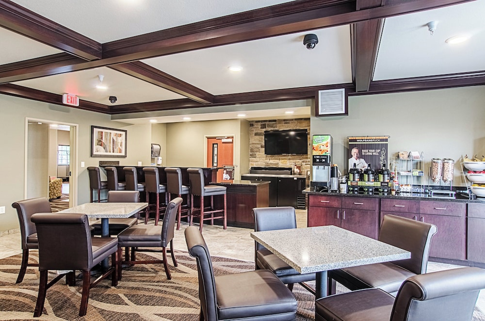Cobblestone Inn & Suites Guernsey - photo 22