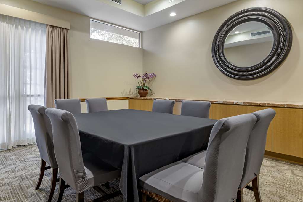 Best Western Plus Palm Desert Resort - photo 17
